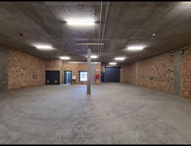 416M² WAREHOUSE TO LET IN RIVERSANDS